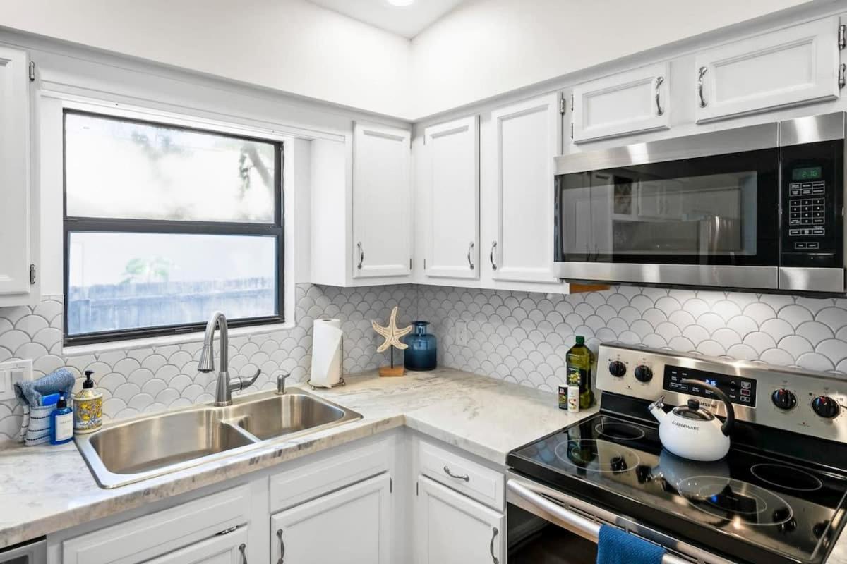 The St Augusdream Renovated Beach House Sleeps 8 Walk To Beach St. Augustine Εξωτερικό φωτογραφία