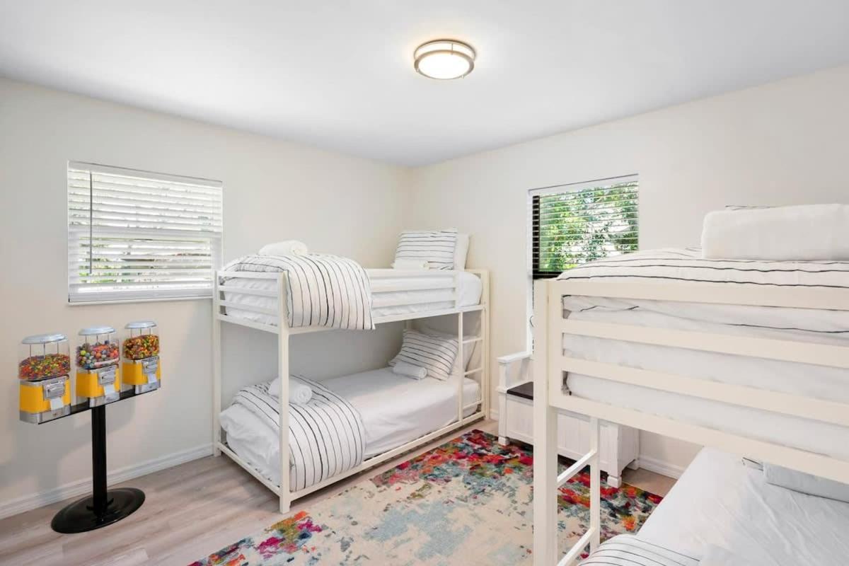The St Augusdream Renovated Beach House Sleeps 8 Walk To Beach St. Augustine Εξωτερικό φωτογραφία